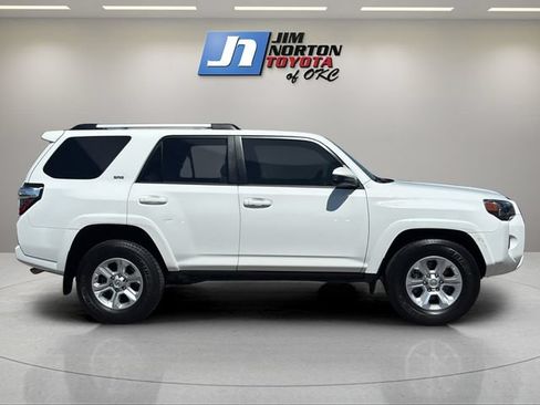Used 2022 Toyota 4Runner SR5 RWD image 4