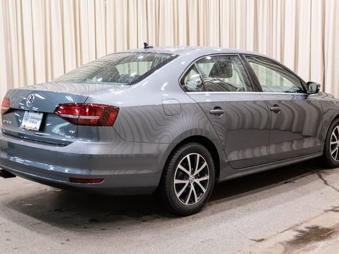 Used 2018 Volkswagen Jetta SE FWD image 6