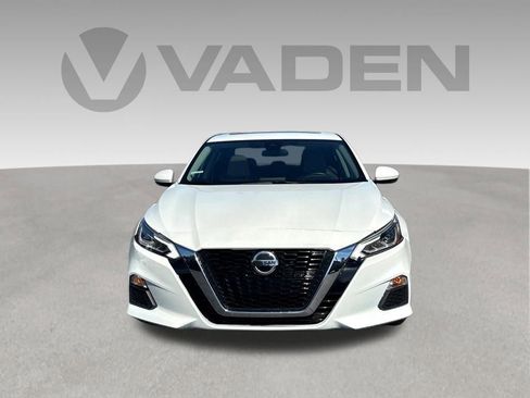 Used 2021 Nissan Altima 2.5 SV w/ SV Premium Package FWD image 2