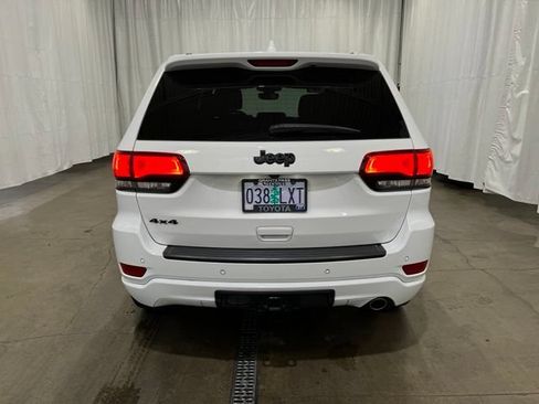 Used 2019 Jeep Grand Cherokee Altitude AWD/4WD image 5