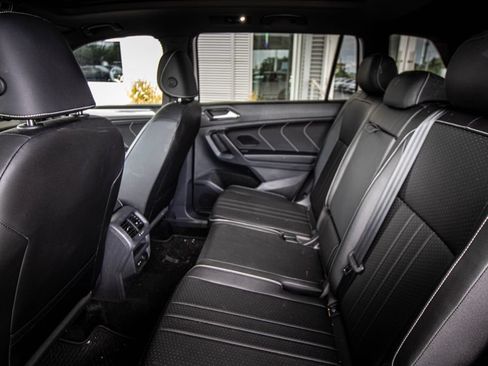 Certified 2023 Volkswagen Tiguan SE R-Line FWD image 25