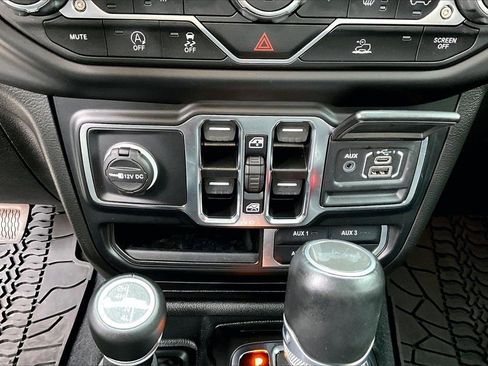 Certified 2022 Jeep Wrangler Unlimited Sahara image 17