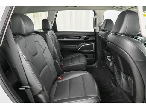 Used 2024 Kia Telluride S image 14