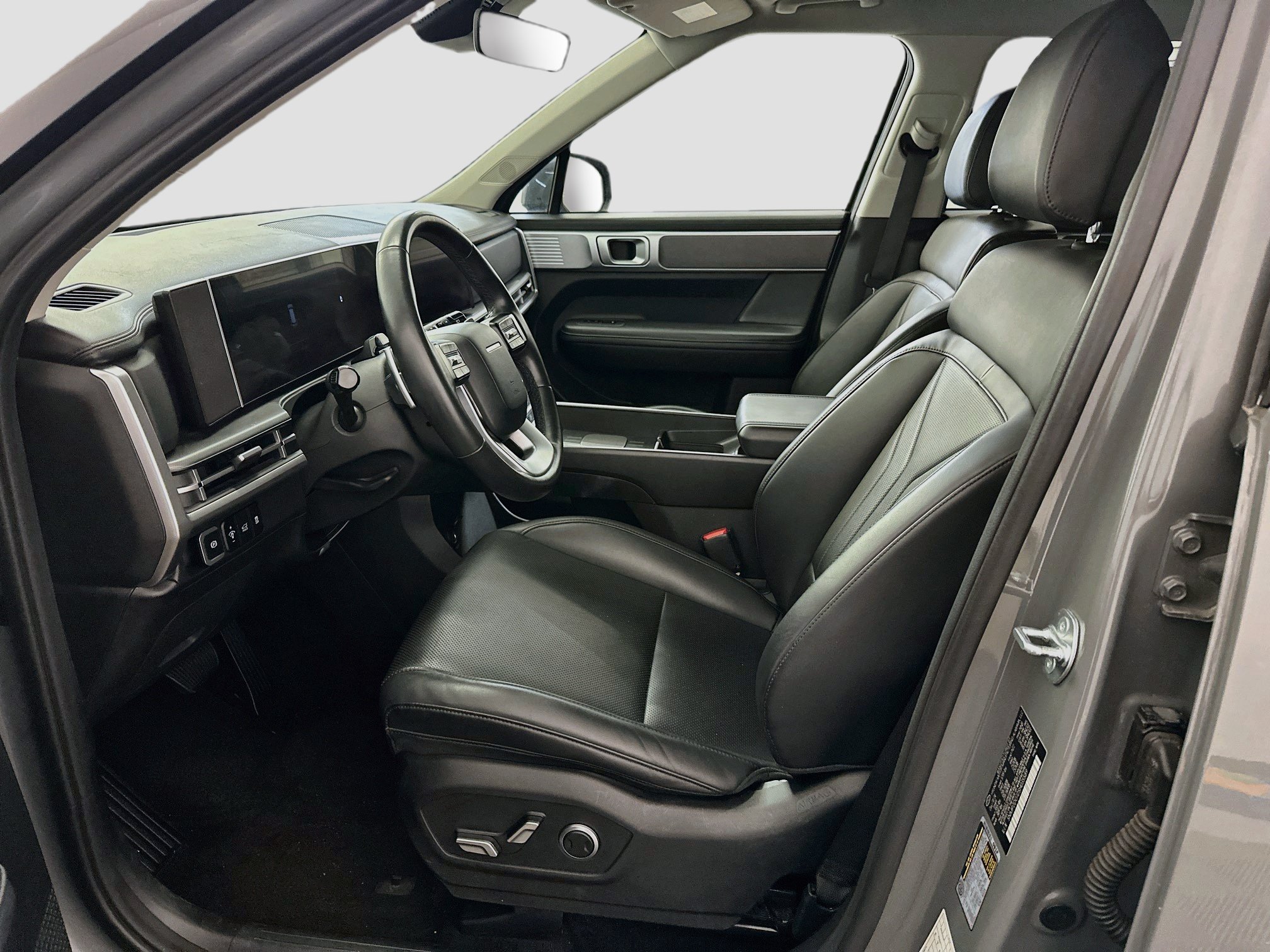 Used 2025 Hyundai Santa Fe SEL AWD/4WD image 13