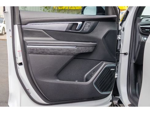 Used 2025 Buick Enclave Sport Touring w/ Power Package image 20