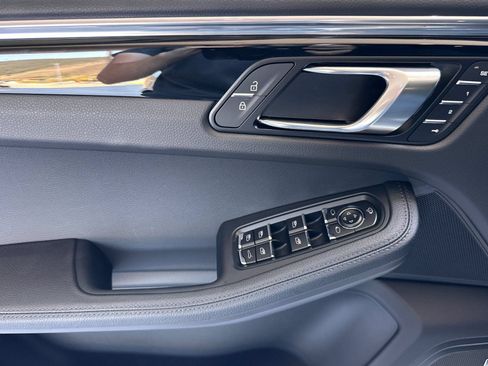 New 2026 Porsche Macan AWD/4WD image 12