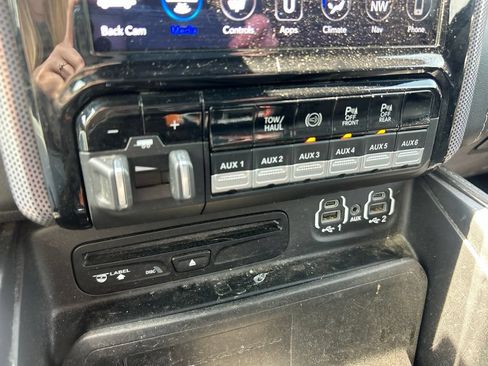 Used 2019 RAM 3500 Limited AWD/4WD image 11