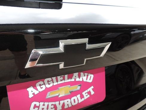 Used 2025 Chevrolet Trax RS w/ Sunroof Package FWD image 22