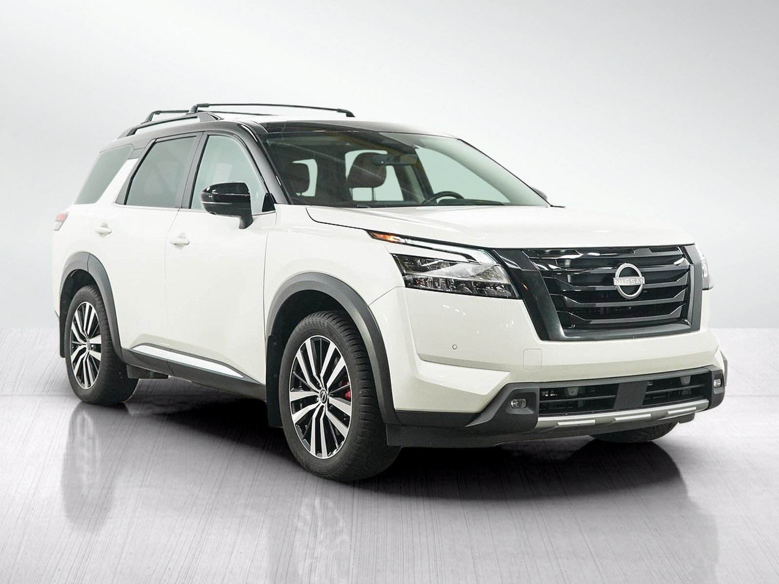 Used 2024 Nissan Pathfinder Platinum AWD/4WD image 7