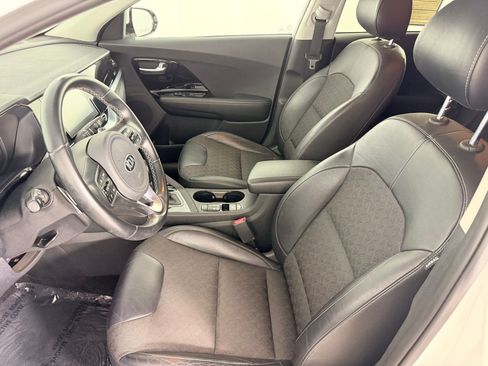 Used 2020 Kia Niro EX FWD image 5