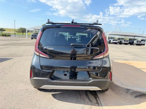 Used 2023 Kia Soul LX FWD image 5