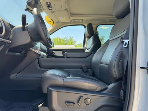 Used 2025 Ford Expedition Max Active AWD/4WD image 24