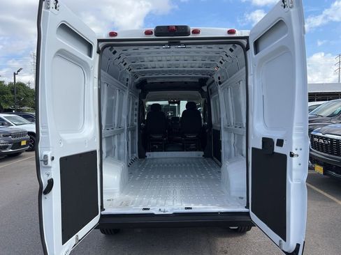 Used 2026 RAM ProMaster 2500 w/ Safety Group FWD image 8