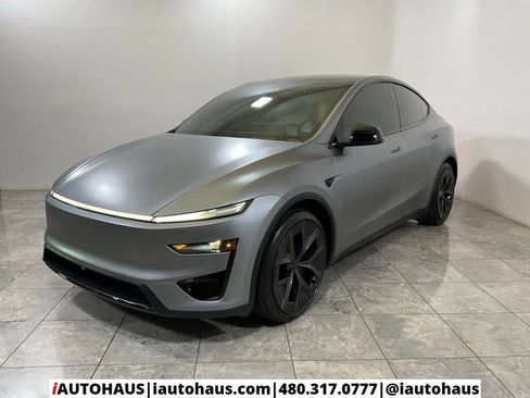 Used 2026 Tesla Model Y Performance AWD/4WD image 2