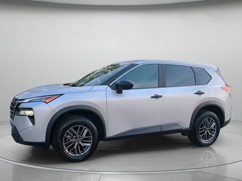Used 2024 Nissan Rogue S FWD image 14