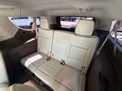 Used 2023 GMC Yukon XL Denali AWD/4WD image 29