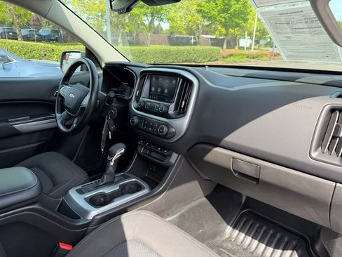 Used 2022 Chevrolet Colorado LT w/ Fleet Safety Package RWD image 32