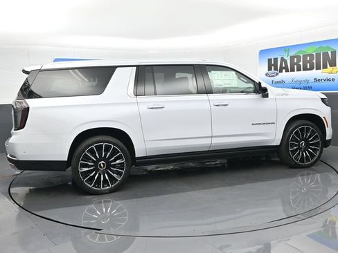 New 2026 Chevrolet Suburban High Country AWD/4WD image 6