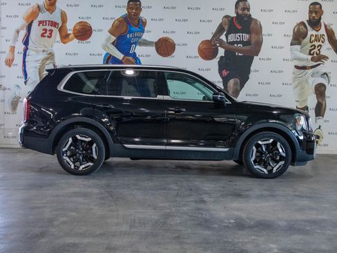 Used 2025 Kia Telluride S AWD/4WD image 19