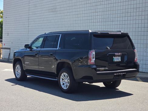 Used 2018 GMC Yukon XL SLT AWD/4WD image 5
