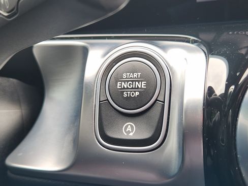 Certified 2025 Mercedes-Benz GLB 250 image 24