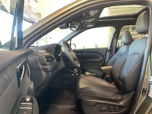 Used 2025 Subaru Forester Limited image 8