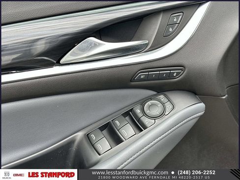 Used 2021 Buick Enclave Premium w/ Sun and Sites Package AWD/4WD image 18
