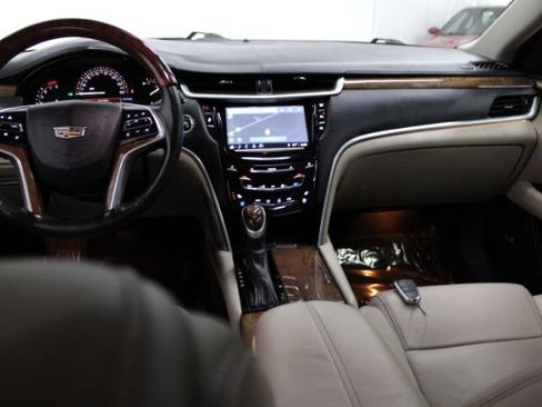 Used 2018 Cadillac XTS Luxury FWD image 2