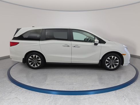 Used 2024 Honda Odyssey EX-L image 4