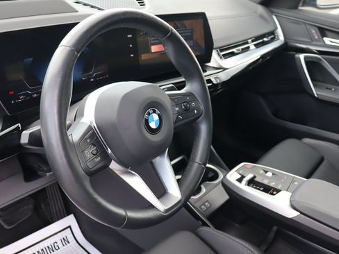Used 2026 BMW X2 xDrive28i AWD/4WD image 9