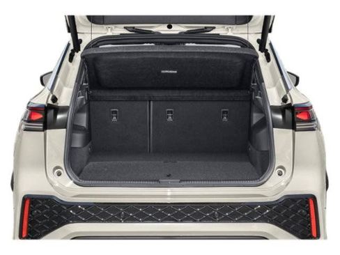 New 2026 Volkswagen Tiguan SEL R-Line AWD/4WD image 11