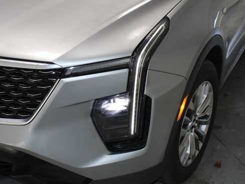 Used 2024 Cadillac XT4 Premium Luxury image 55