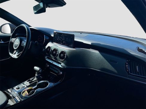 Used 2022 Kia Stinger GT-Line image 32