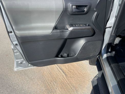 Used 2022 Toyota Tacoma SR5 image 11