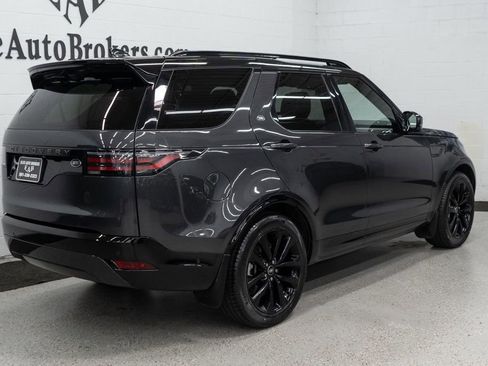 Used 2023 Land Rover Discovery S R-Dynamic image 6