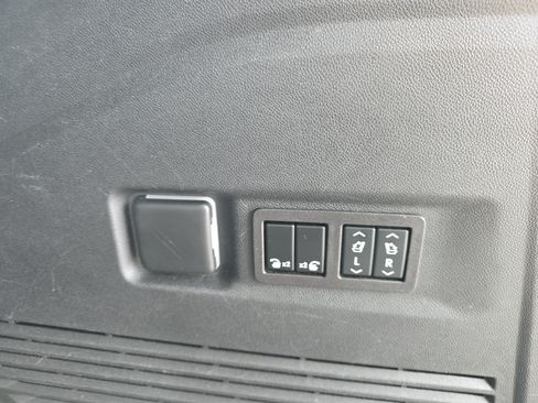 Used 2023 GMC Yukon XL Denali w/ Denali Reserve Package AWD/4WD image 6