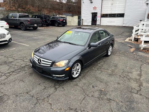 Used 2013 Mercedes-Benz C 300 4MATIC Sedan image 2