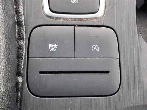 Certified 2022 Ford Escape S image 25