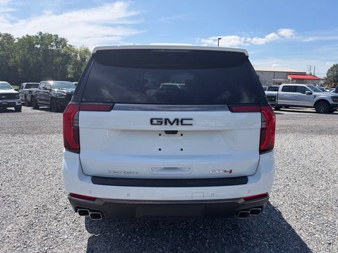 Used 2026 GMC Yukon AT4 Ultimate w/ LPO, Floor Liner Package AWD/4WD image 9