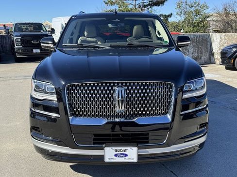 Used 2022 Lincoln Navigator Reserve image 2