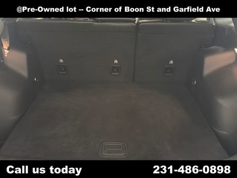 Used 2019 Jeep Cherokee Trailhawk w/ Cold Weather Group AWD/4WD image 21