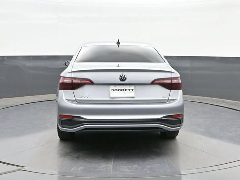 Used 2023 Volkswagen Jetta SE FWD image 8