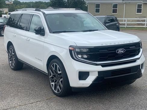 New 2027 Ford Expedition Platinum w/ Platinum Ultimate Package AWD/4WD image 3