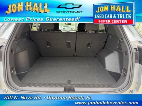 Used 2024 Chevrolet Equinox LT FWD image 12
