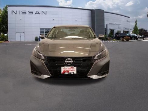 New 2026 Nissan Altima 2.5 SV w/ SV Special Edition Package AWD/4WD image 7