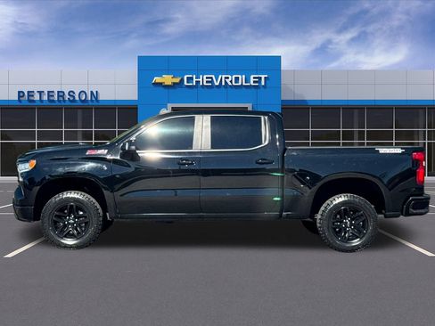 Used 2022 Chevrolet Silverado 1500 LT Trail Boss w/ LT Trail Boss Premium Package AWD/4WD image 7