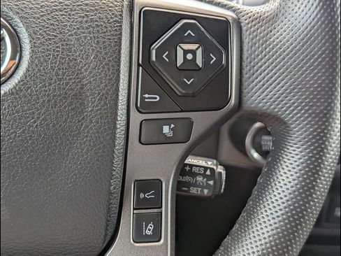 Used 2023 Toyota Tacoma TRD Off-Road w/ Technology Package AWD/4WD image 18