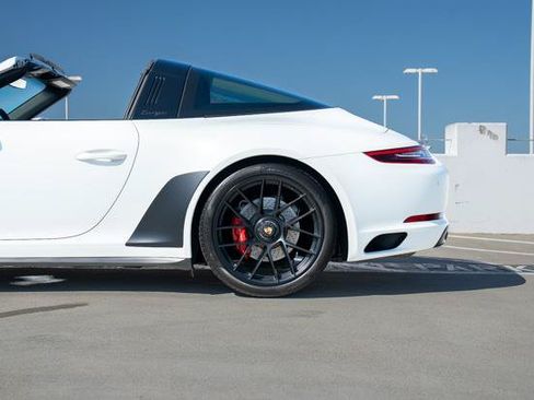 Used 2019 Porsche 911 Targa 4 GTS AWD/4WD image 9