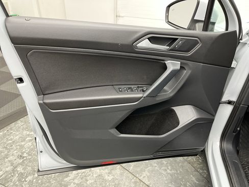 Used 2019 Volkswagen Tiguan SEL Premium R-Line image 7
