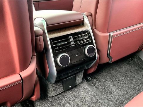 Certified 2025 Land Rover Range Rover Autobiography AWD/4WD image 10